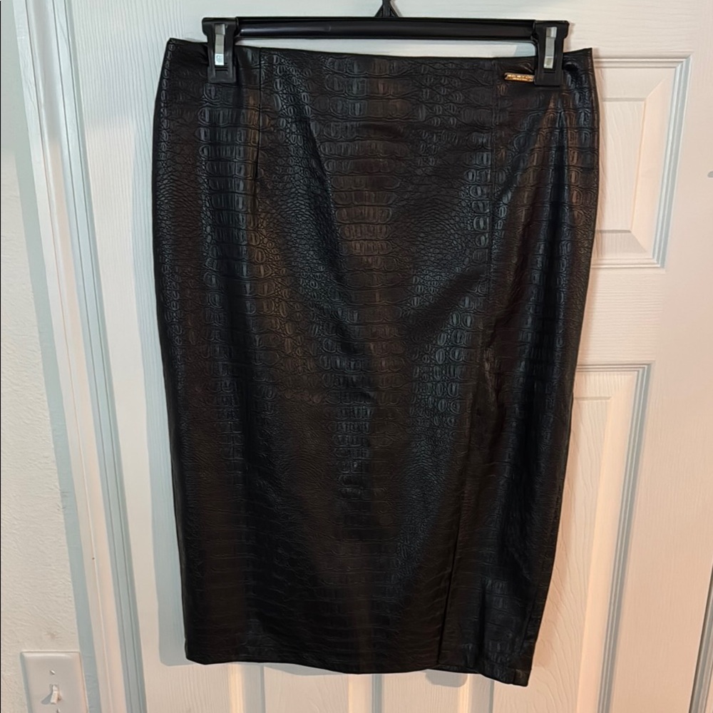 Elegant Black Textured Faux Leather Skirt